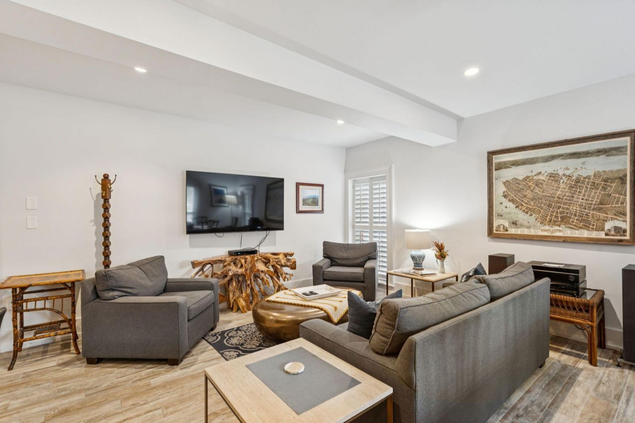 241 East Bay Street Photo 13