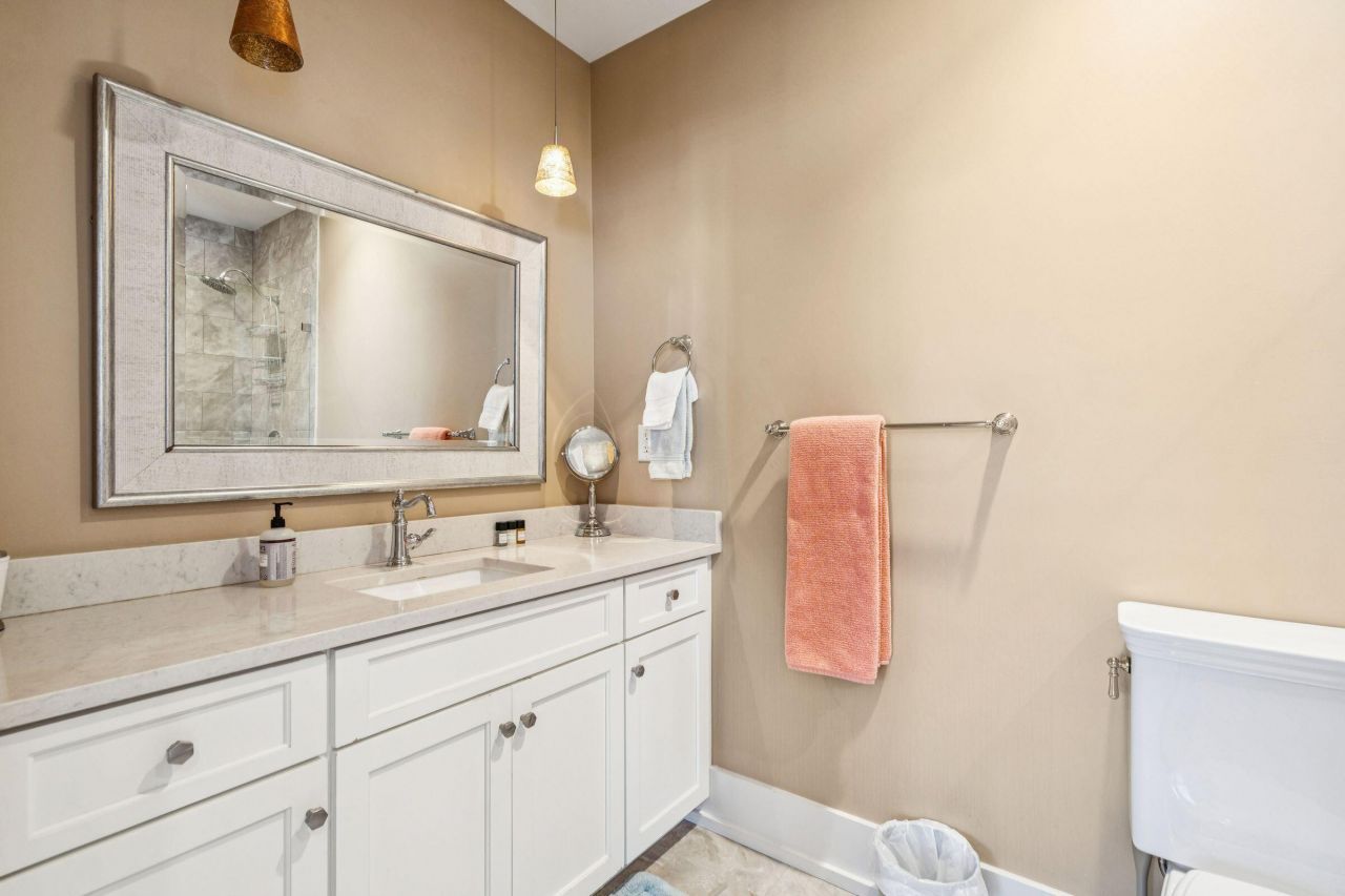 241 East Bay Street Photo 60