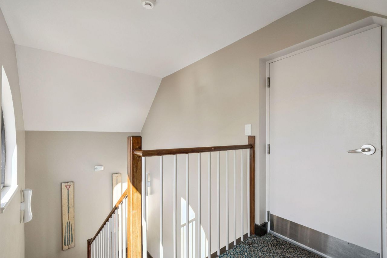 241 East Bay Street Photo 80