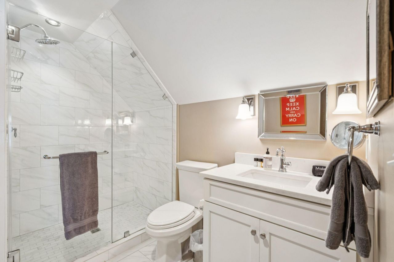 241 E Bay Street Photo 107