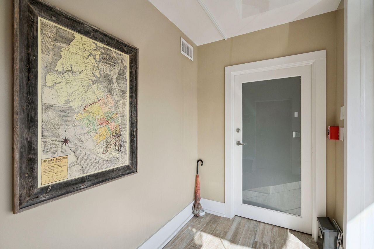 241 E Bay Street Photo 27