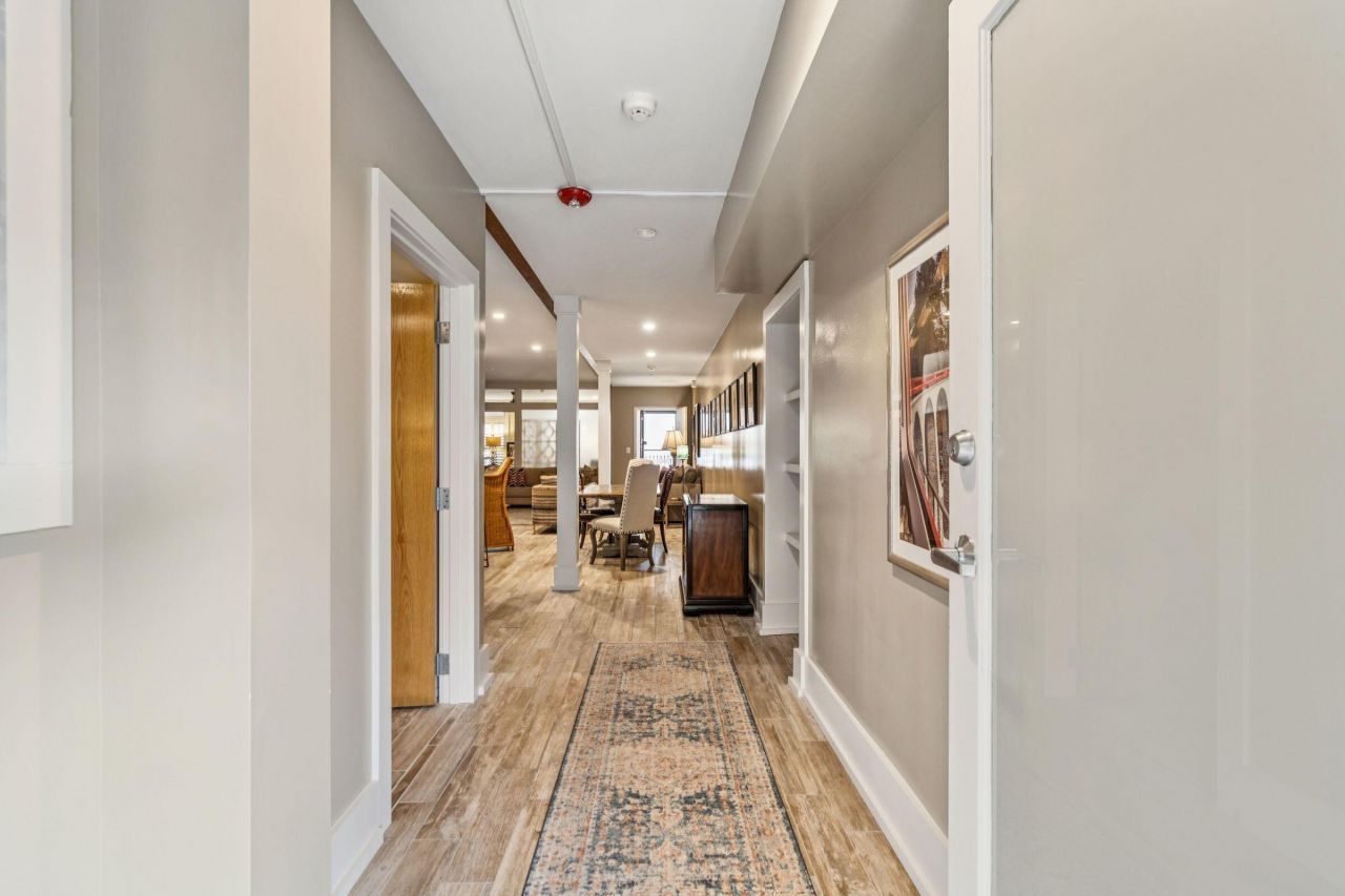 241 E Bay Street Photo 28