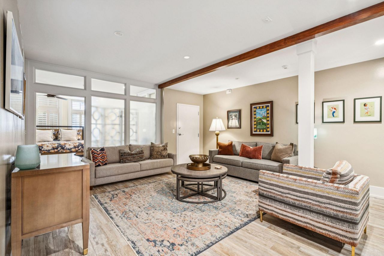 241 E Bay Street Photo 48