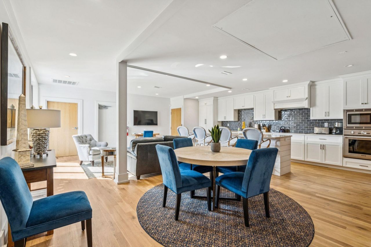 241 E Bay Street Photo 57