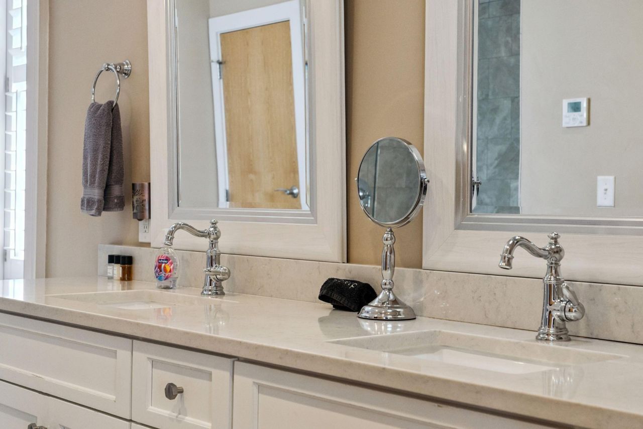 241 E Bay Street Photo 76