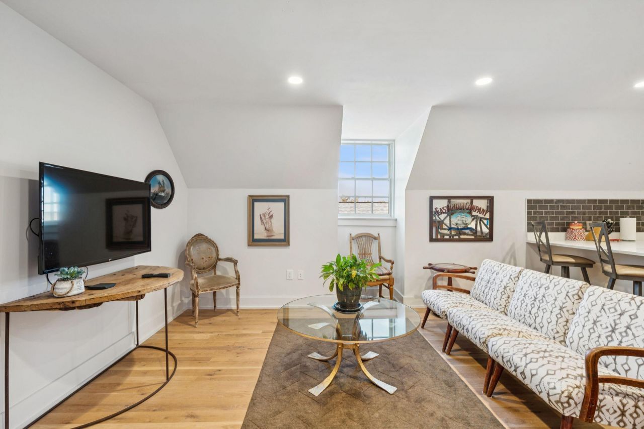 241 E Bay Street Photo 82