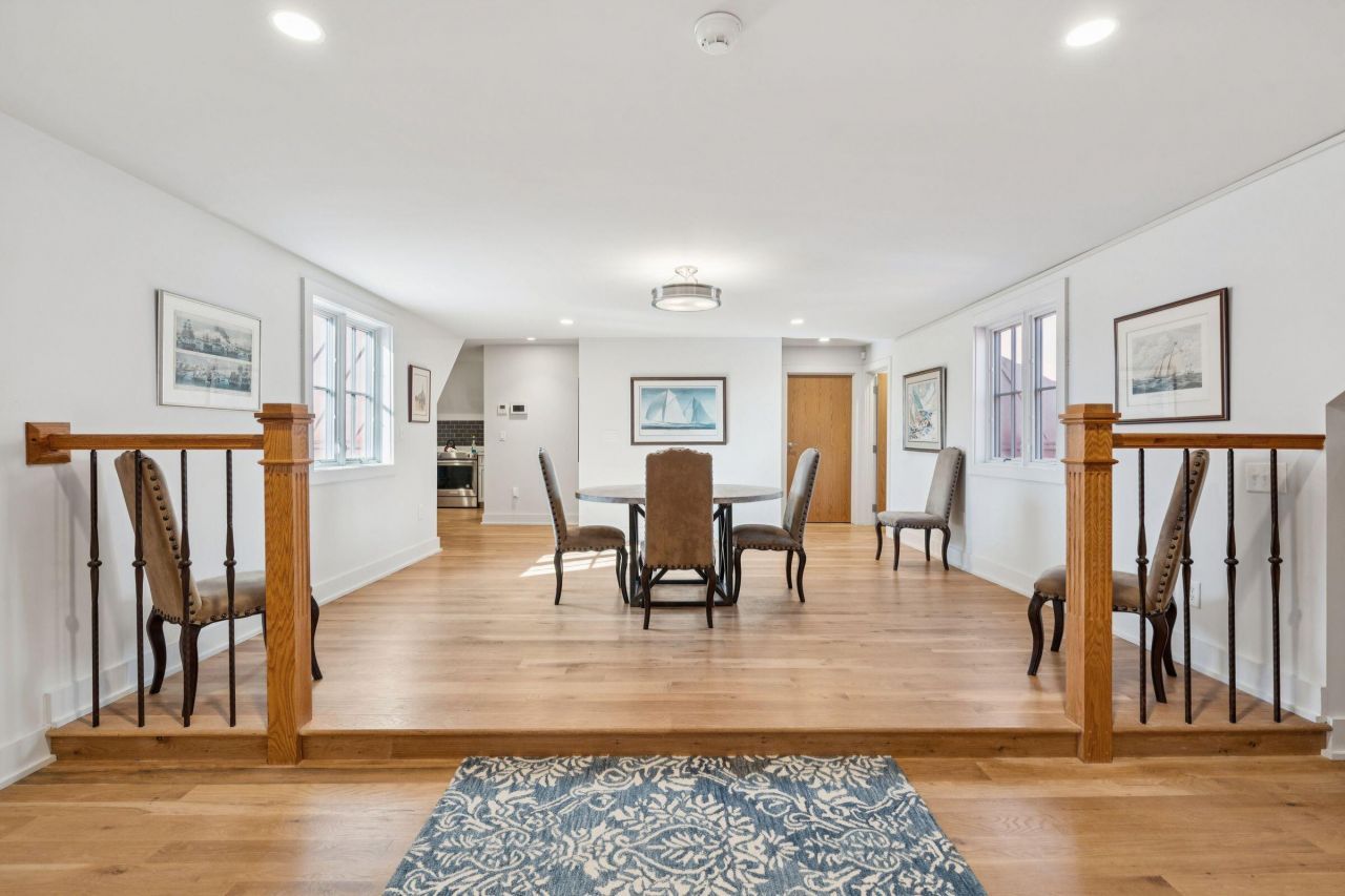 241 E Bay Street Photo 91