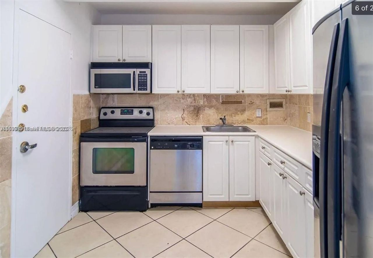 1455 N Treasure Dr, Unit PH A, North Bay Village, FL 33141 Photo