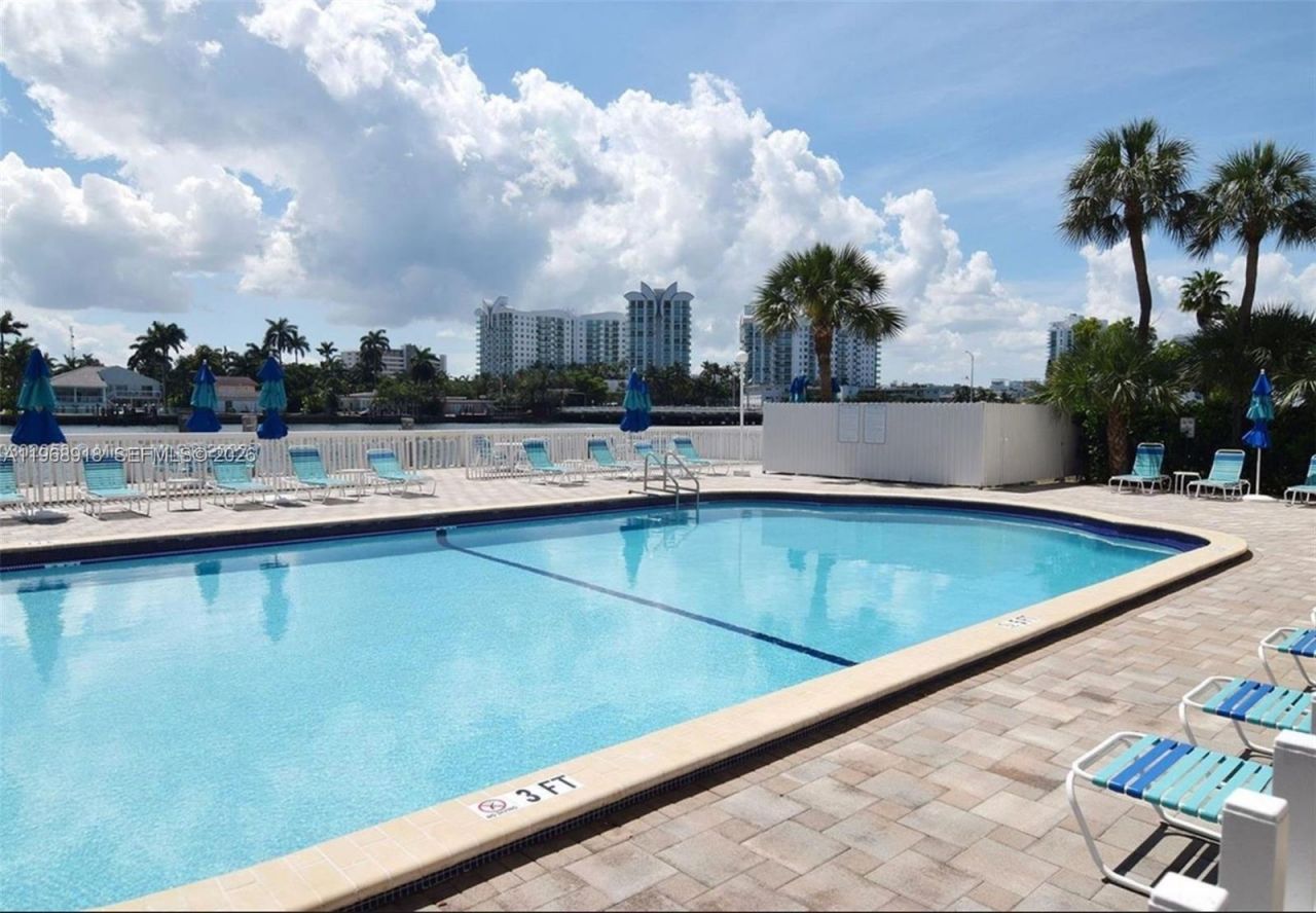 1455 N Treasure Dr, Unit PH A, North Bay Village, FL 33141 Photo