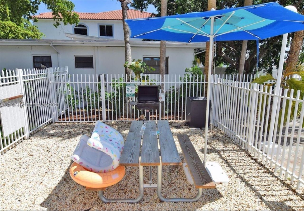 1455 N Treasure Dr, Unit PH A, North Bay Village, FL 33141 Photo