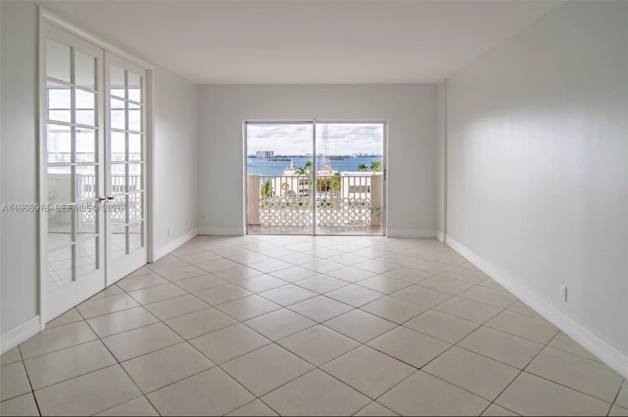 1455 N Treasure Dr, Unit PH A, North Bay Village, FL 33141 Photo