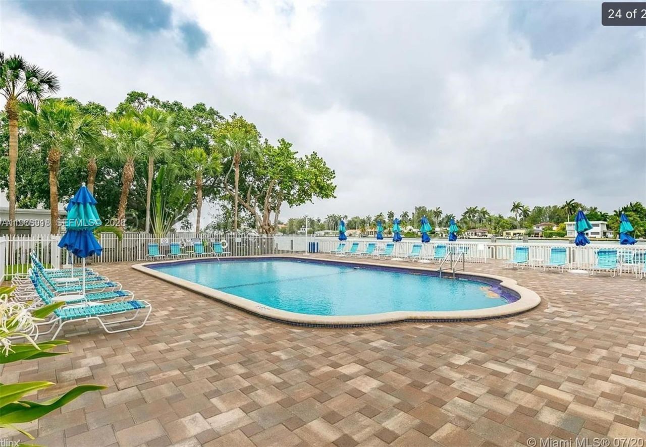 1455 N Treasure Dr, Unit PH A, North Bay Village, FL 33141 Photo