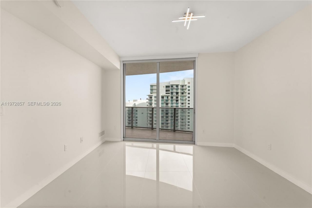 488 NE 18th St , Unit 4703, Miami, FL 33132 Photo
