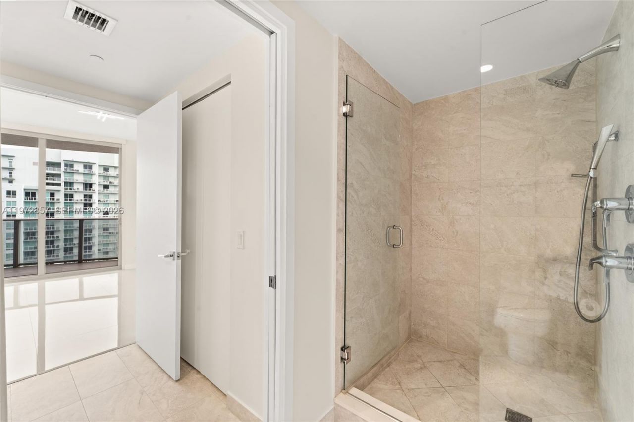 488 NE 18th St , Unit 4703, Miami, FL 33132 Photo