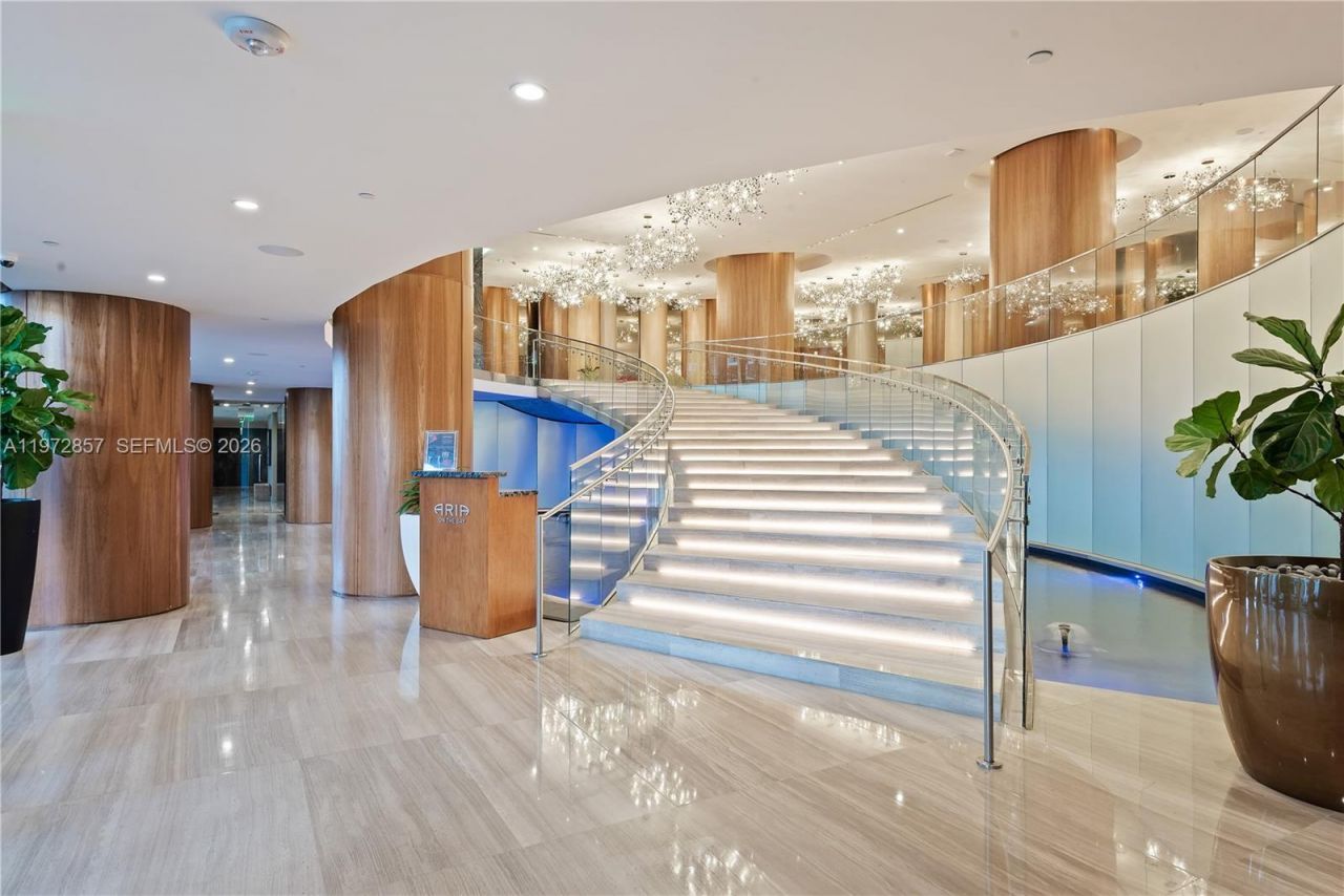 488 NE 18th St , Unit 4703, Miami, FL 33132 Photo