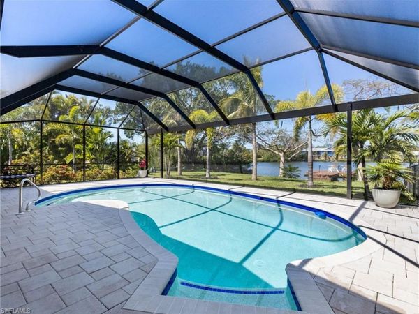 7337 Lake DR, FORT MYERS, FL 33908