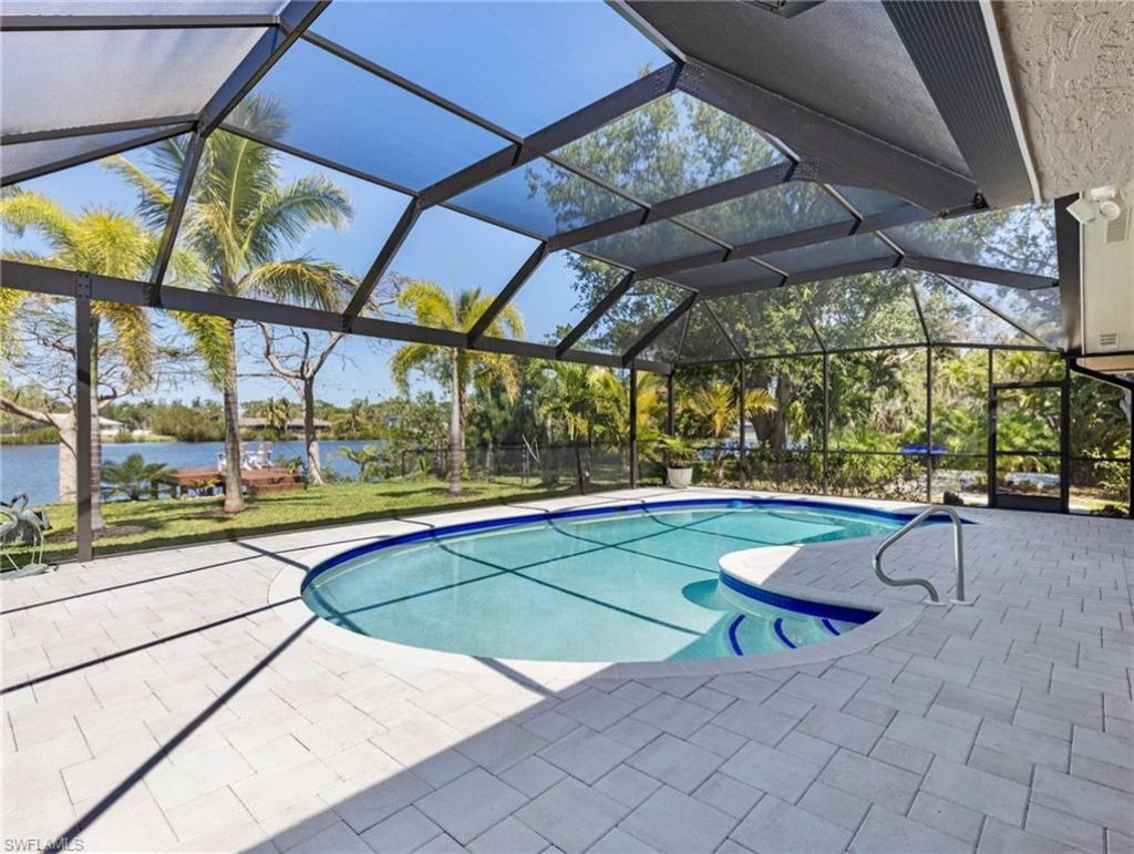 7337 Lake Dr, Fort Myers, FL 33908 Photo