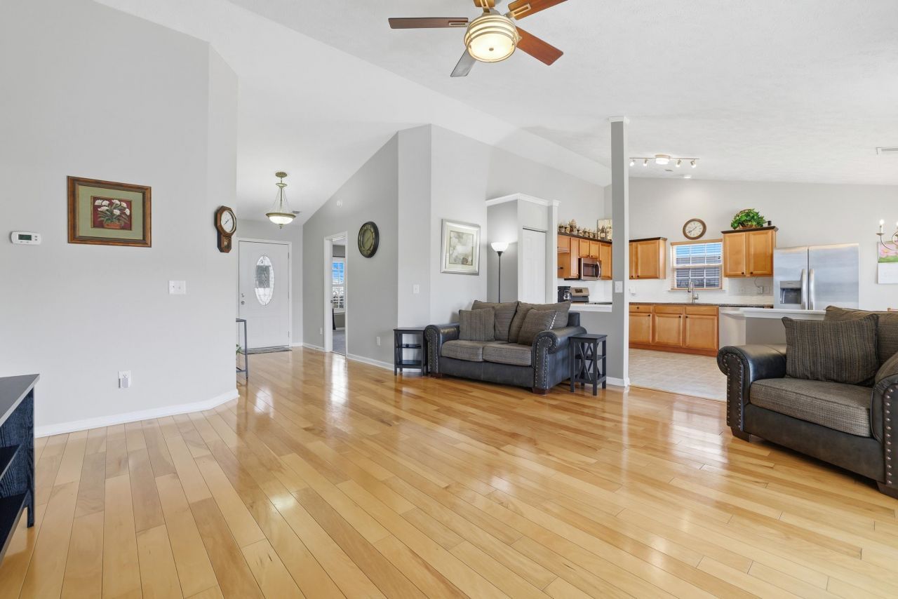 815 Sultana Dr. Photo 12