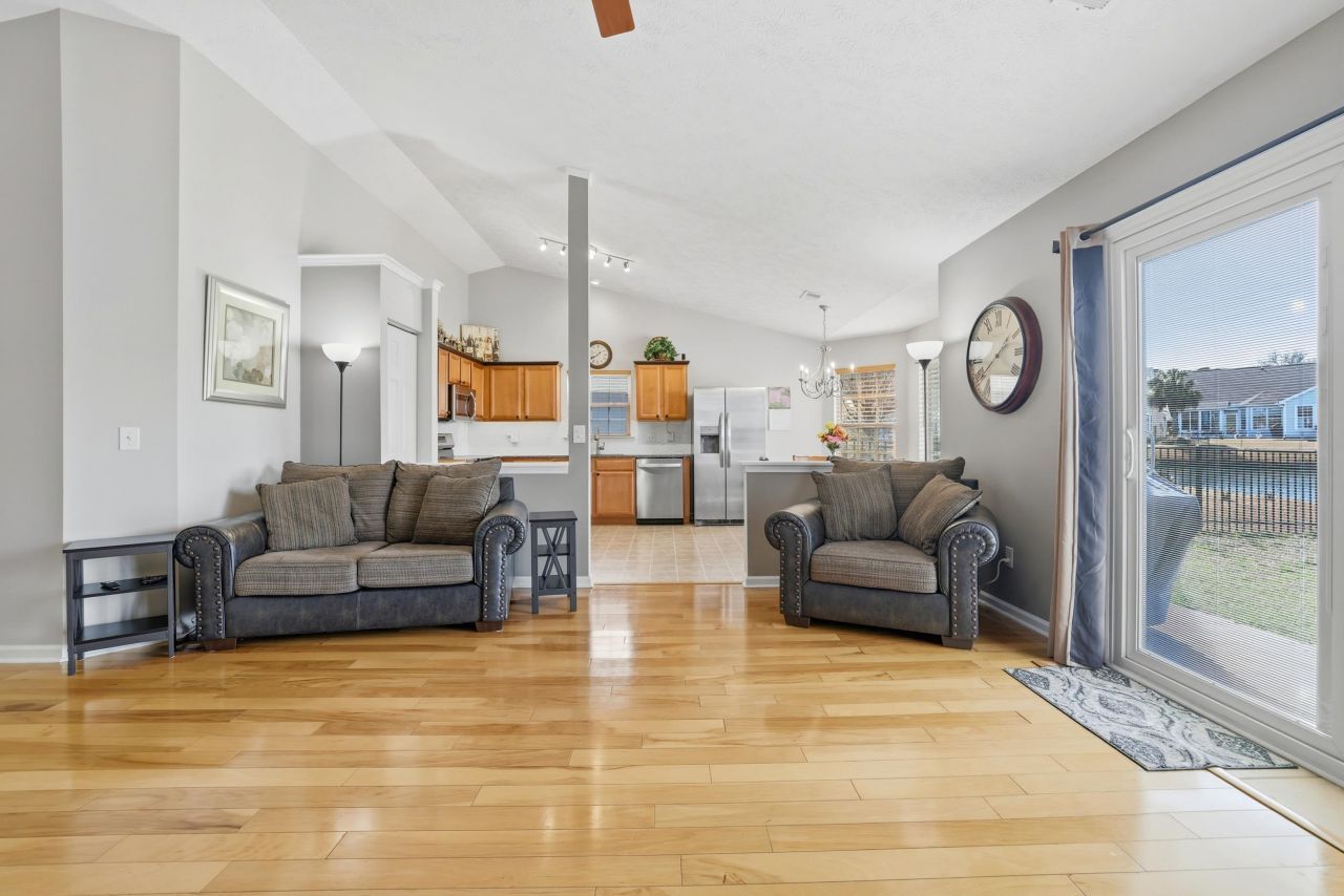 815 Sultana Dr. Photo 13