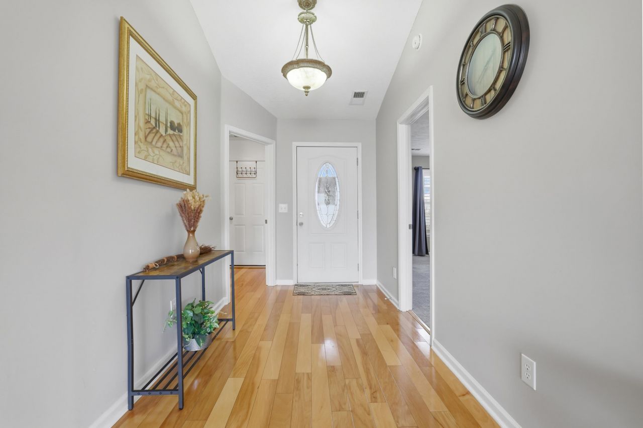 815 Sultana Dr. Photo 8