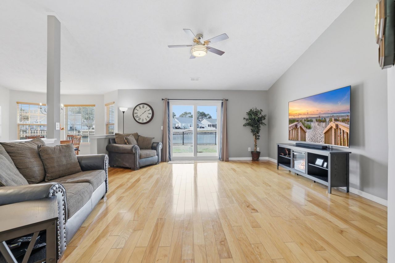 815 Sultana Dr. Photo 9