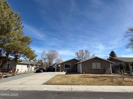 743 Lyell Way, Gardnerville, NV 89460 Photo