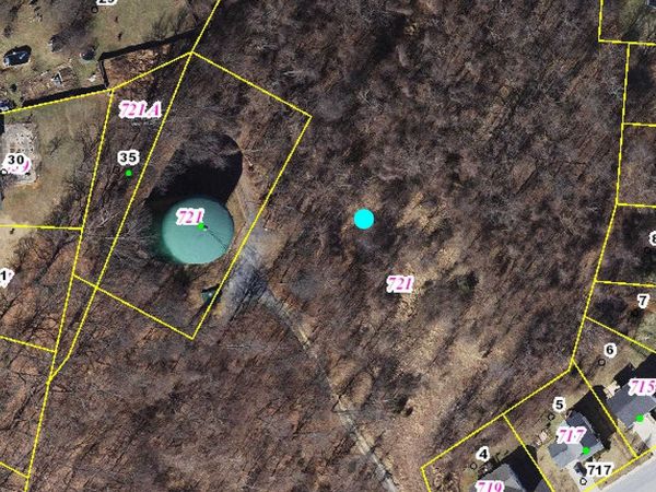 721 PAUL ST, Unit 202, STAUNTON, VA 24401