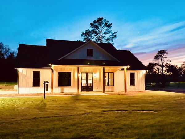 387 King Road, Belden, MS 38826