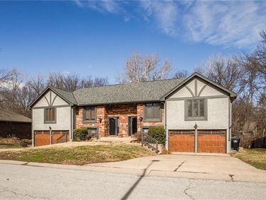 2829 Trenchard Drive, Independence, MO 64057