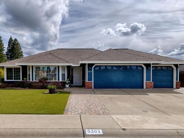 5301 Fairway Dr, Rocklin, CA 95677