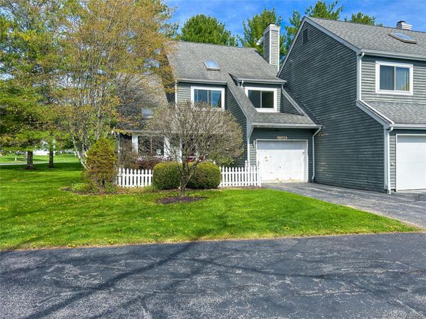 1 Cushing Green N, Pawling, NY 12564