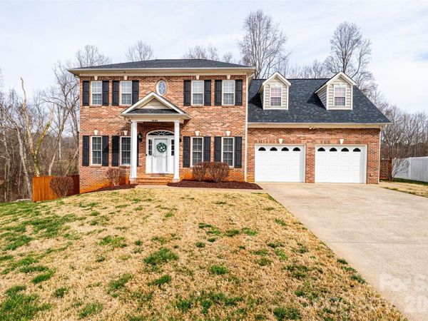 2640 Ironwood Drive, Hickory, NC 28602