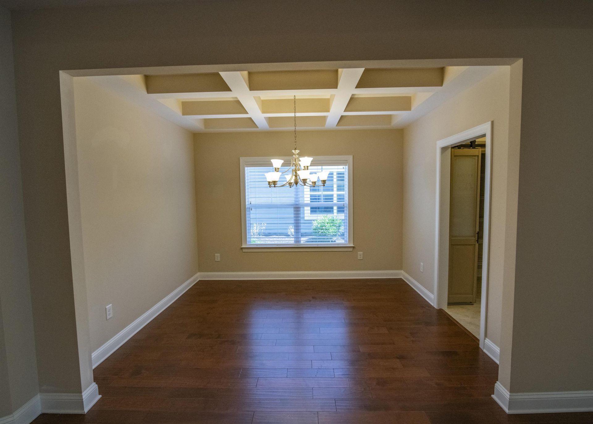 436 Arlington Circle Photo 10