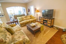 436 Arlington Circle photo 4