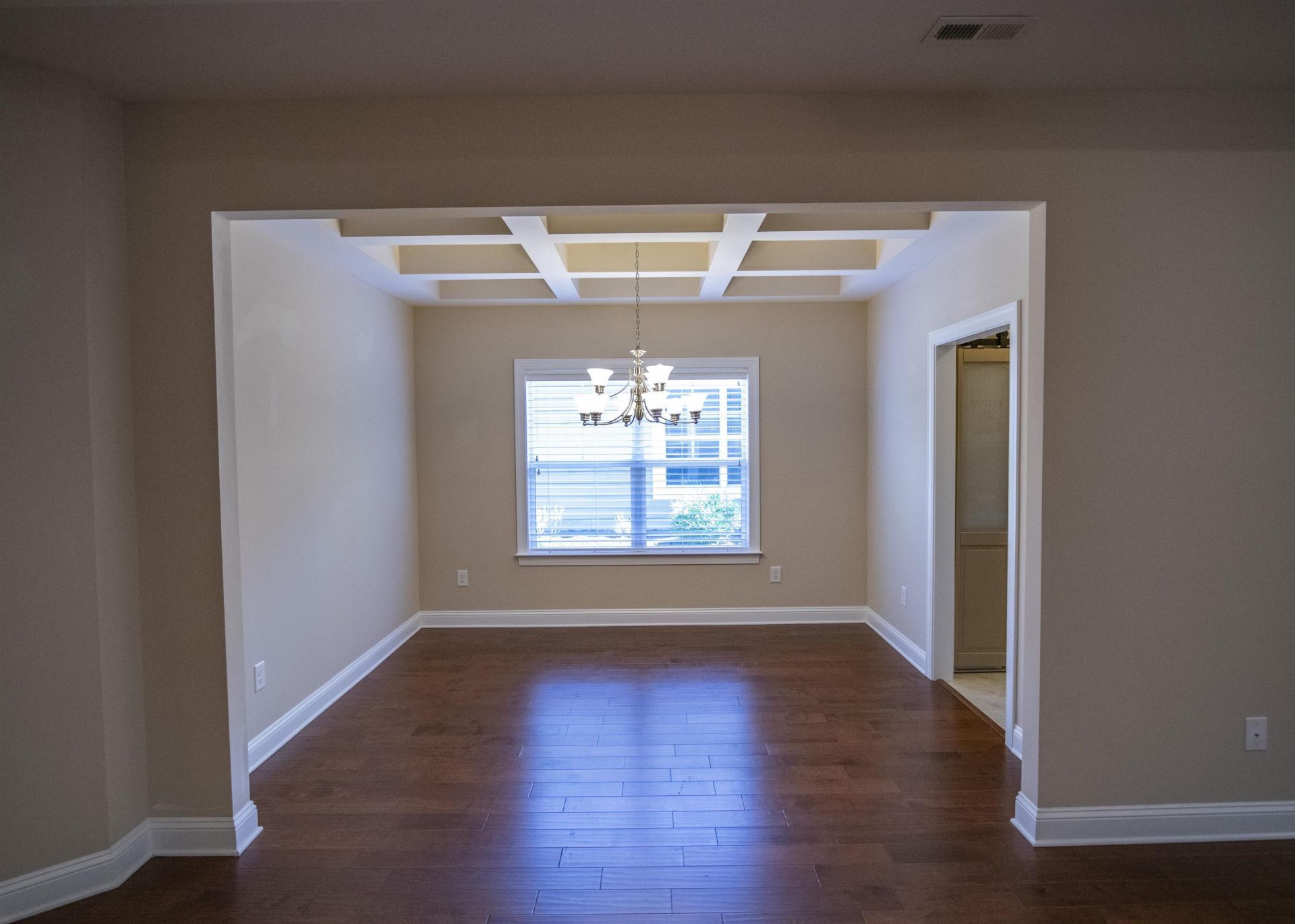 436 Arlington Circle Photo 8