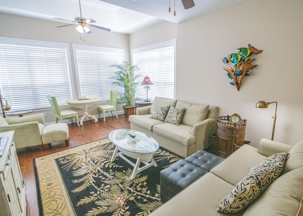 436 Arlington Circle Photo 9