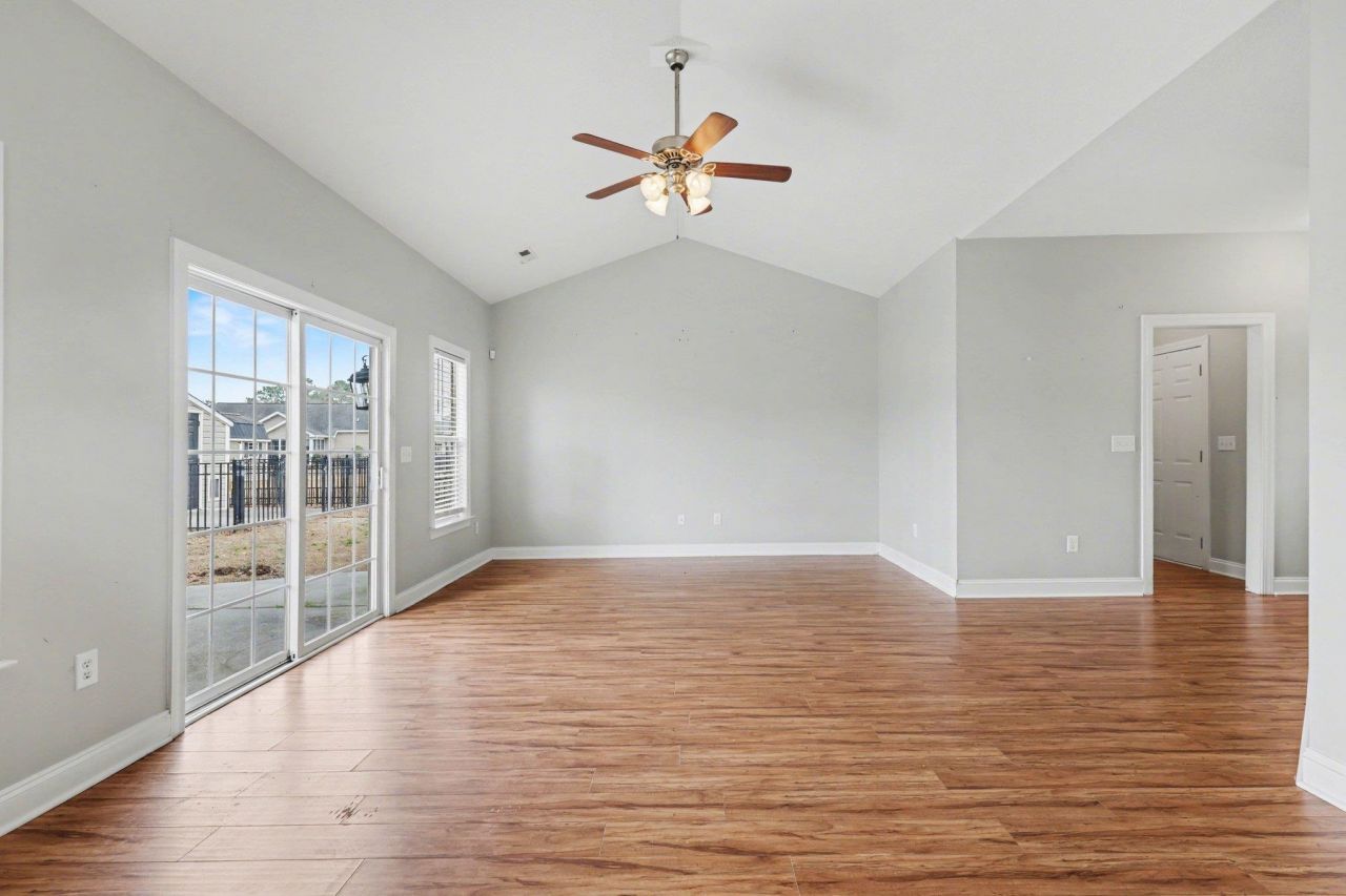 209 Georgia Mae Loop  Photo 8