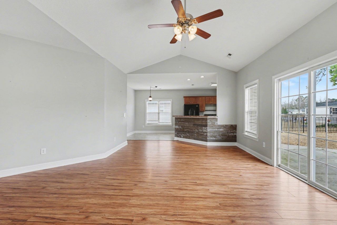 209 Georgia Mae Loop  Photo 9