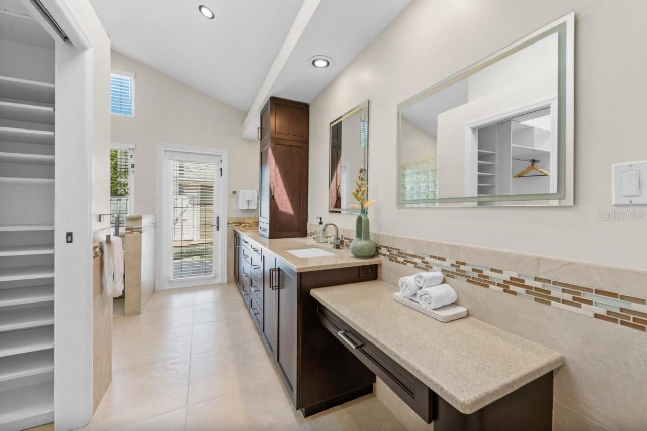 140 S Blvd Of The Presidents, Sarasota, FL 34236 Photo