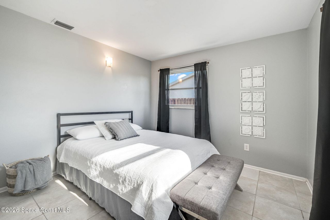 995 Eyerly Lane Ne, Palm Bay, FL 32905 Photo