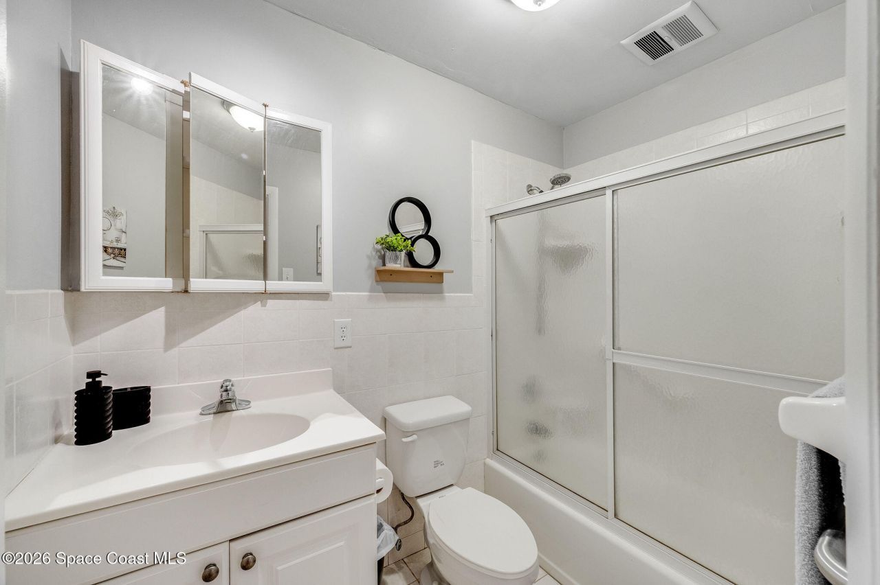 995 Eyerly Lane Ne, Palm Bay, FL 32905 Photo