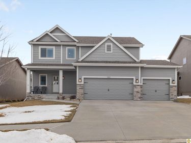 18621 Willow Street, Omaha, NE 68136