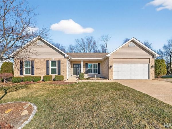 15 Canter Court, St Peters, MO 63376