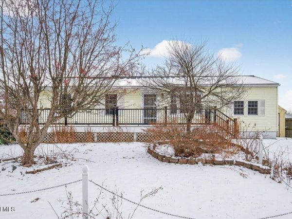 31 Amelia Drive, Niskayuna, NY 12309