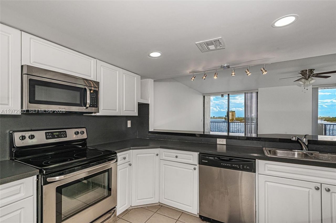 555 NE 15th St , Unit 603, Miami, FL 33132 Photo