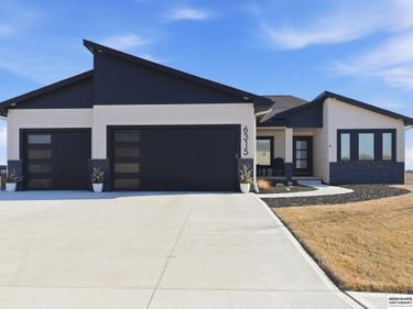 6315 N 207th Street, Elkhorn, NE 68022
