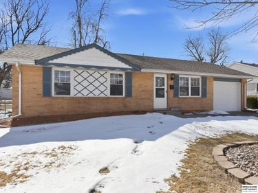 13473 Oak Street, Omaha, NE 68144