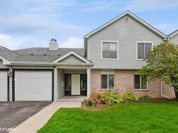7050 Brighton Court , Unit 101, Woodridge, IL 60517