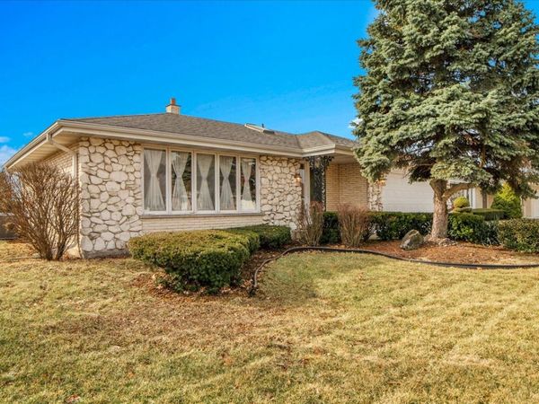 7631 Chestnut Drive , Orland Park, IL 60462