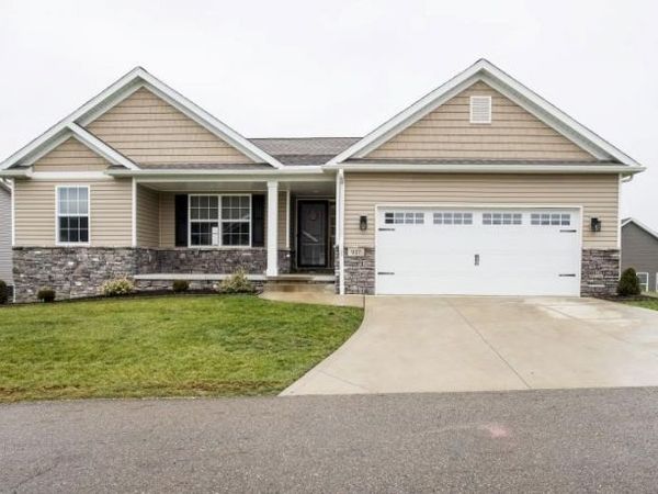 937 Crockett Circle, Canal Fulton, OH 44614